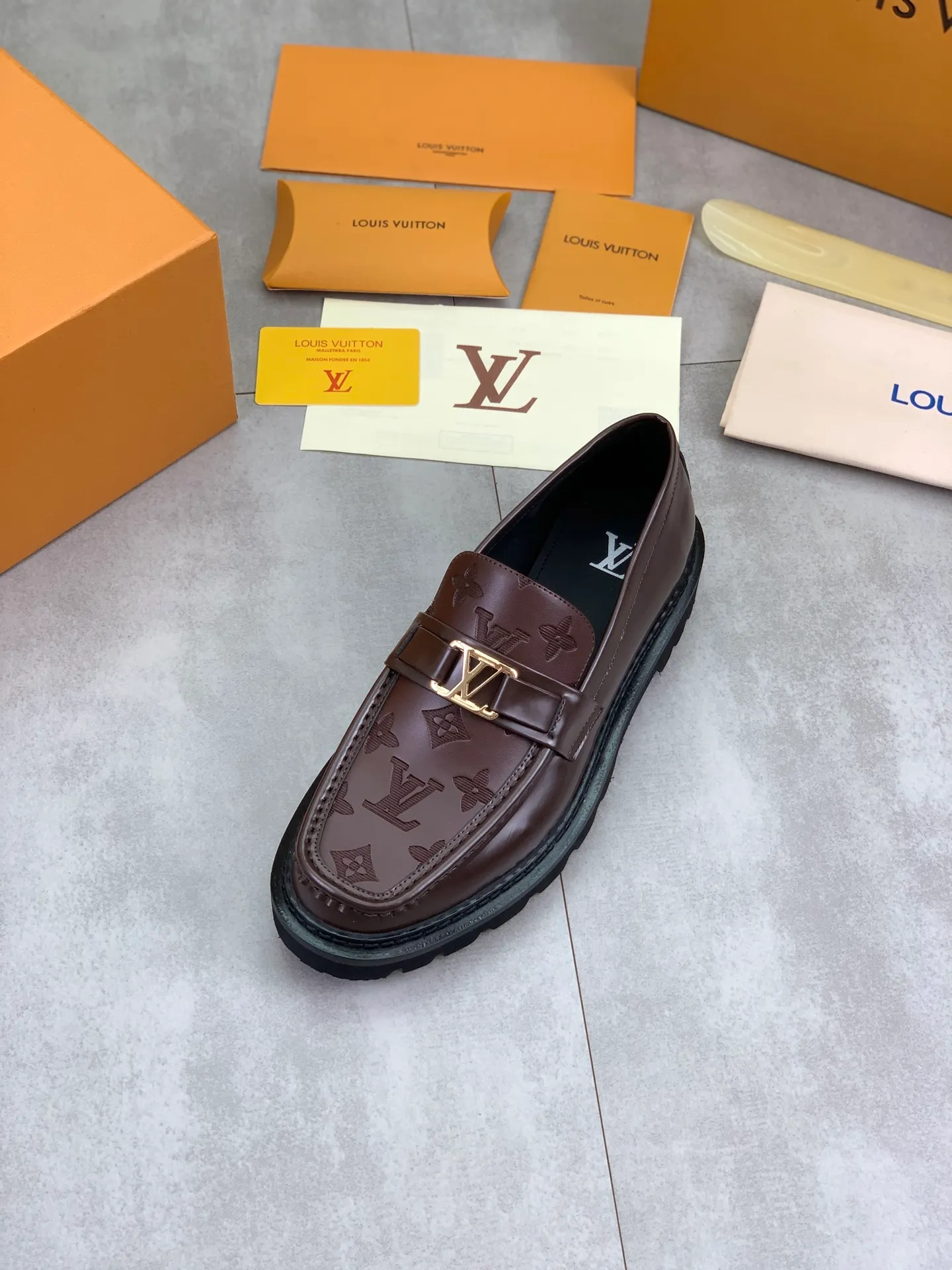 Factory price P820 💎💎💎LOUIS VUITTON [Louis Vuitton] - LV men's business casual leather shoes, luxurious and noble 👞All imported original cowhide, just to create a more comfortable wearing experience, upper: original high-end calfskin ➕Imported soft cowhide lining, original lightweight foam outsole ✔️ Color: 6️⃣colors available Size: 39-44 (38.45 46 can be customized (non-returnable)